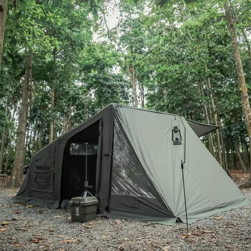 Inflatable tabernaculo castra velit militum style